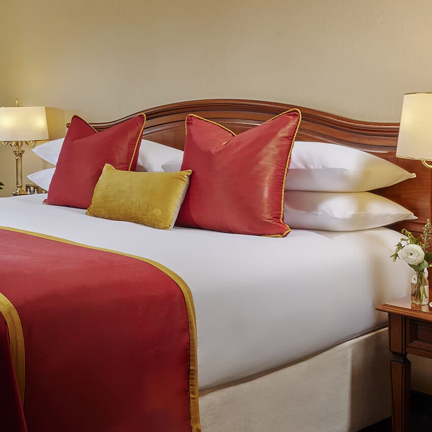 Classic Bedroom 850 x950