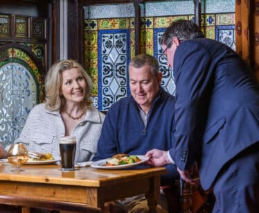 pub-dining-killarney-avenue-hotel